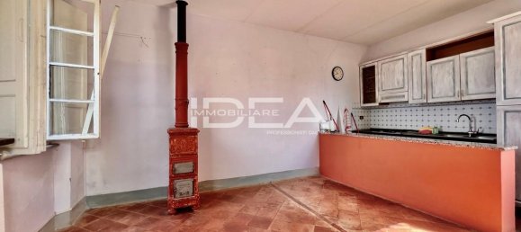 7-salle Terrain à Barga, Italy No. 24458 16