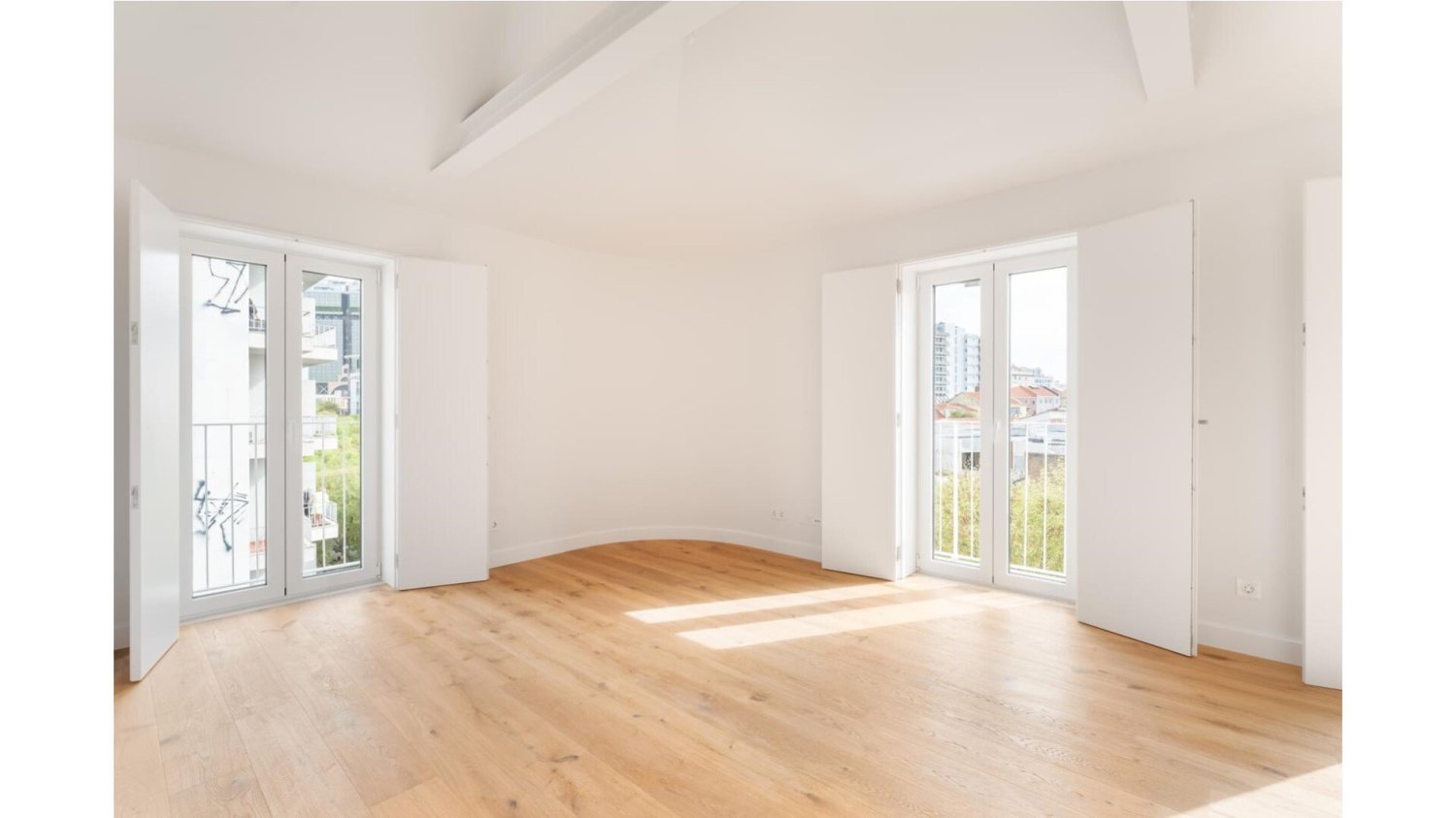 3 bedrooms Duplex in Lisbon, Portugal No. 97801