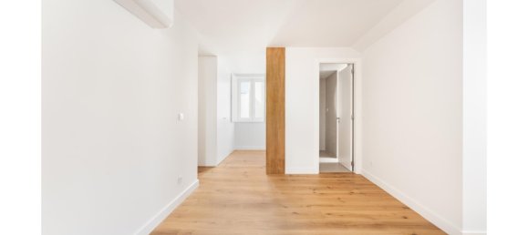 3 bedrooms Duplex in Lisbon, Portugal No. 97801 10