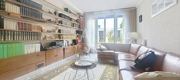 Casa de 3 dormitorios en Suresnes, France No. 299611 3