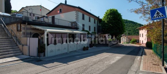 Propiedad comercial de 3 habitaciónes en Verona, Italy No. 293457 16
