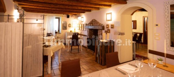 Propiedad comercial de 3 habitaciónes en Verona, Italy No. 293457 2