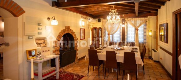 Propiedad comercial de 3 habitaciónes en Verona, Italy No. 293457 6