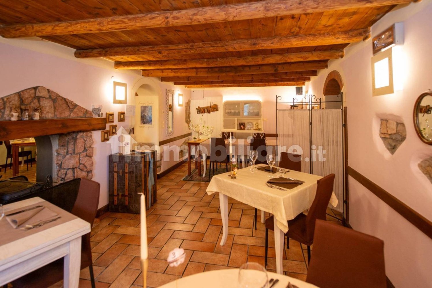 Propiedad comercial de 3 habitaciónes en Verona, Italy No. 293457