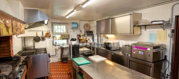 Propiedad comercial de 3 habitaciónes en Verona, Italy No. 293457 11