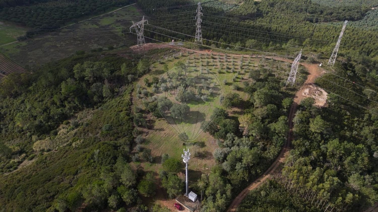 Земельный участок 12400м² в Алкоэнтре, Португалия № 90214