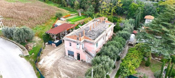 10 rooms House in San Benedetto del Tronto, Italy No. 112190 6