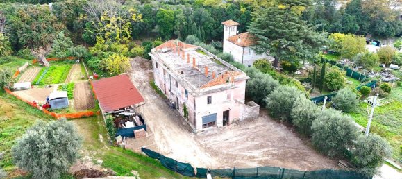 10 rooms House in San Benedetto del Tronto, Italy No. 112190 4