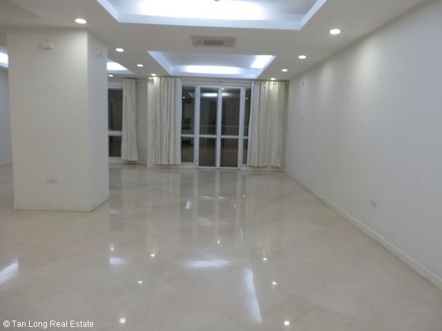 3 bedrooms Apartment in Tay Ho, Vietnam No. 4655