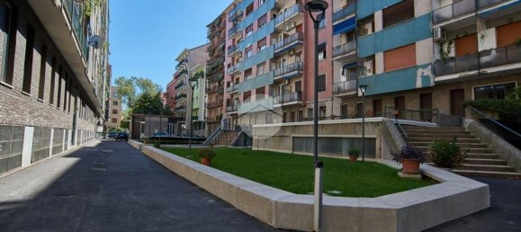 2 bedrooms Apartment in Milan, Italy No. 327535 25