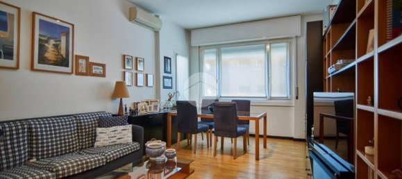 2 bedrooms Apartment in Milan, Italy No. 327535 5