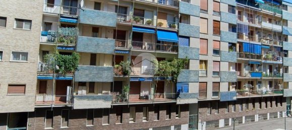 2 bedrooms Apartment in Milan, Italy No. 327535 32