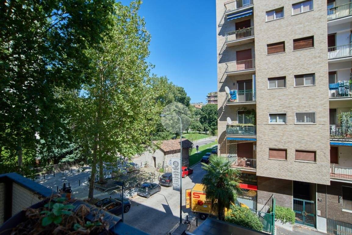 2 bedrooms Apartment in Milan, Italy No. 327535