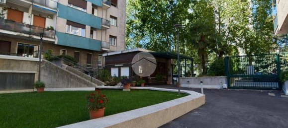 2 bedrooms Apartment in Milan, Italy No. 327535 33