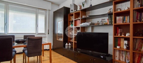 2 bedrooms Apartment in Milan, Italy No. 327535 4