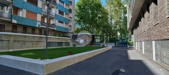 2 bedrooms Apartment in Milan, Italy No. 327535 30