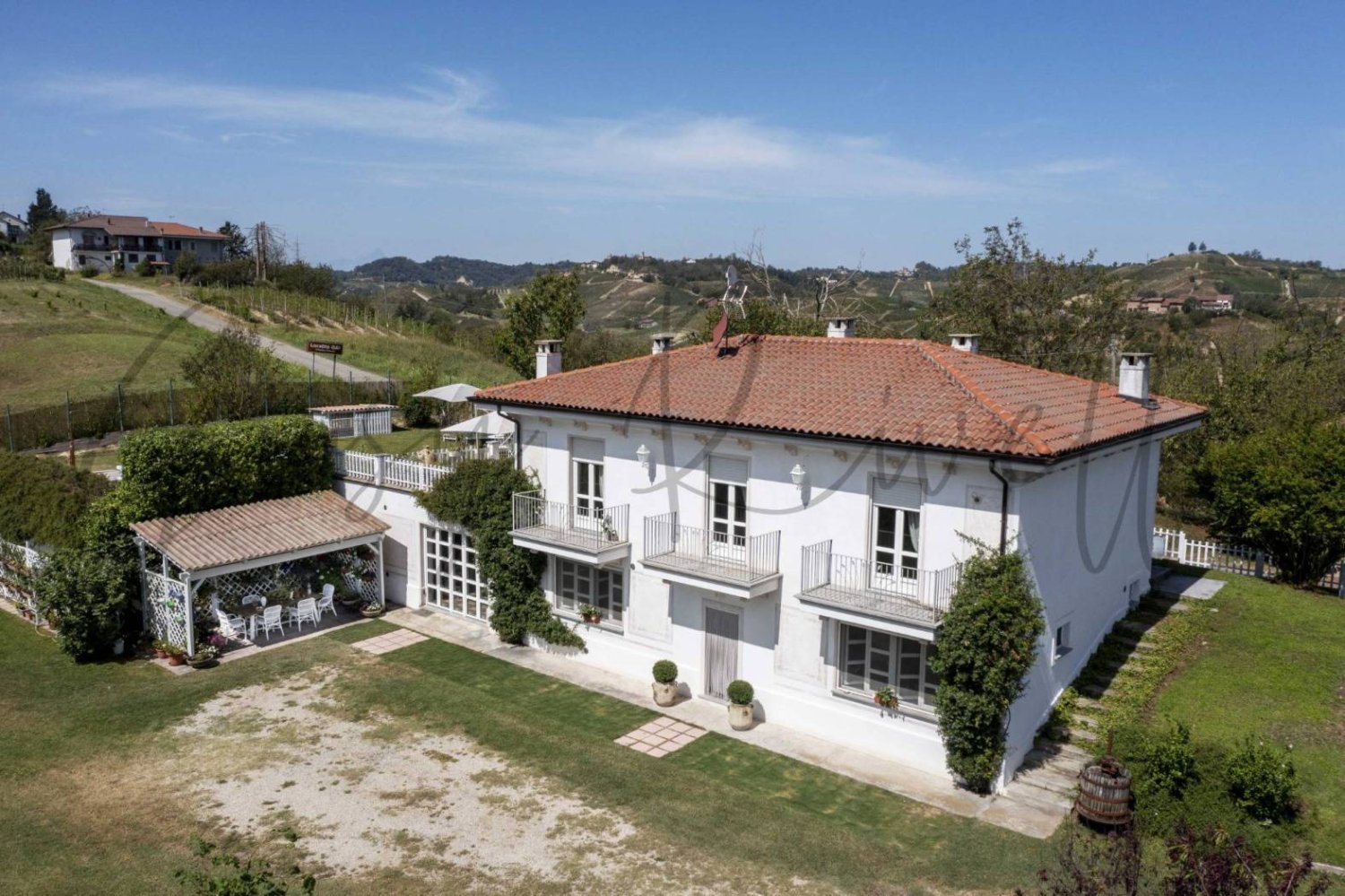 Villa de 2 dormitorios en Monteu Roero, Italy No. 221220