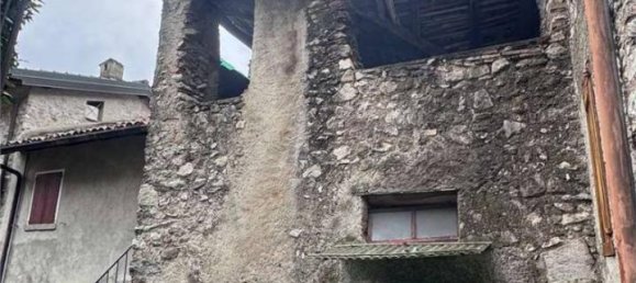 3-Zimmer Haus in Caslino d'Erba, Italy, Nr. 132896 2