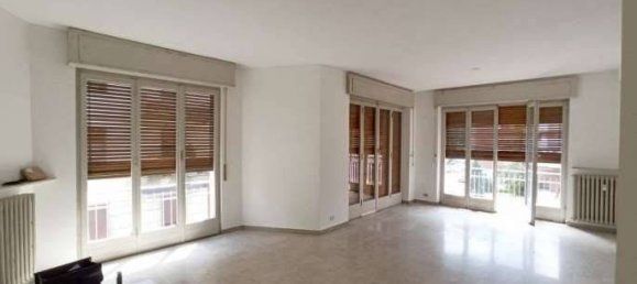Apartamento de 3 dormitorios en Varese, Italy No. 261811 4