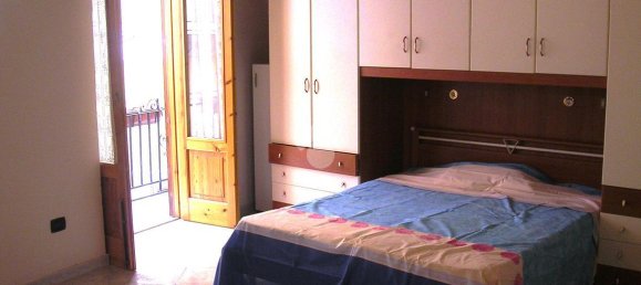 2 rooms Apartment in Palermo, Italy No. 165334 3