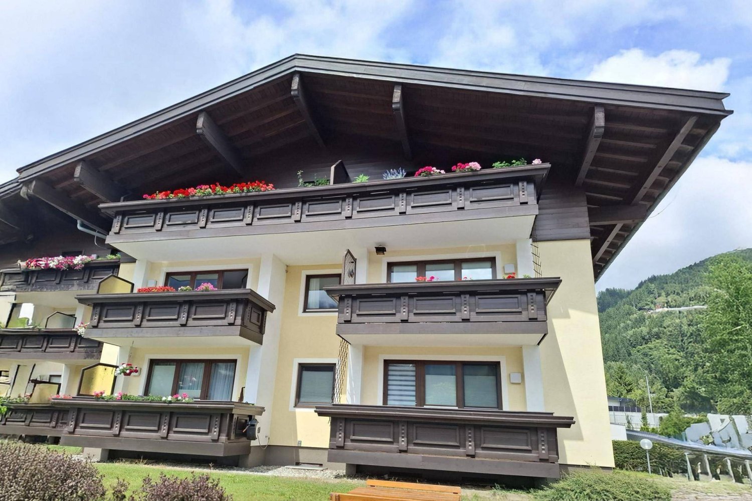1 bedroom Apartment in Neukirchen am Grossvenediger, Austria No. 215912