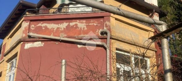 3 bedrooms Apartment in Trieste, Italy No. 18649 2