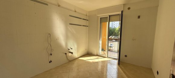 3 bedrooms Apartment in Bari, Italy No. 376709 6