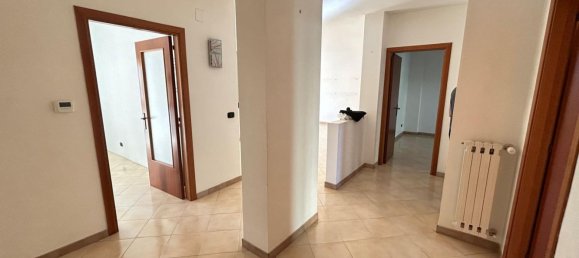 3 bedrooms Apartment in Bari, Italy No. 376709 13