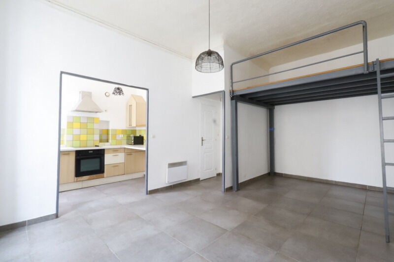 Estudio en Marseille, France No. 319926