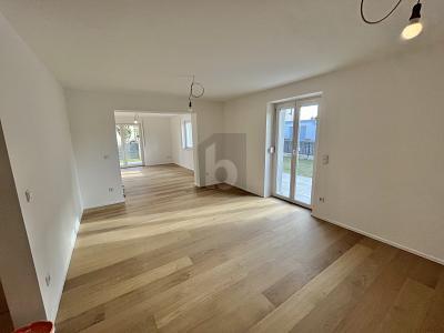 4غرفة شقة في Augsburg, Germany رقم 120631