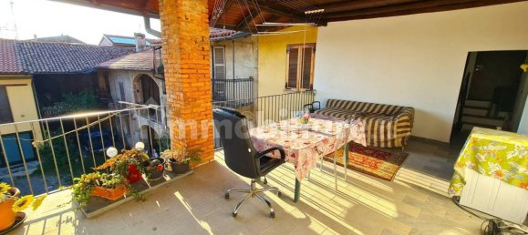 2 bedrooms Apartment in Bregnano, Italy No. 360765 2