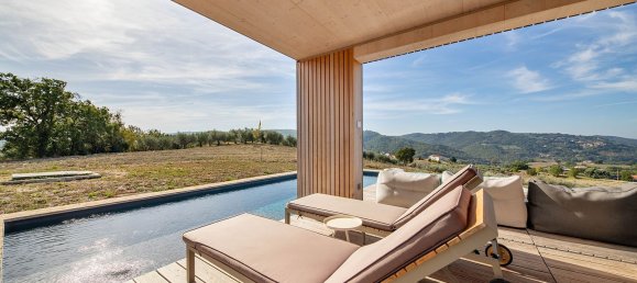 9 rooms House in Gualdo Cattaneo, Italy No. 68579 6