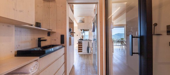 9 rooms House in Gualdo Cattaneo, Italy No. 68579 14