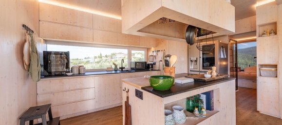 9 rooms House in Gualdo Cattaneo, Italy No. 68579 16