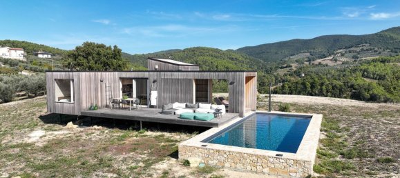 9 rooms House in Gualdo Cattaneo, Italy No. 68579 7