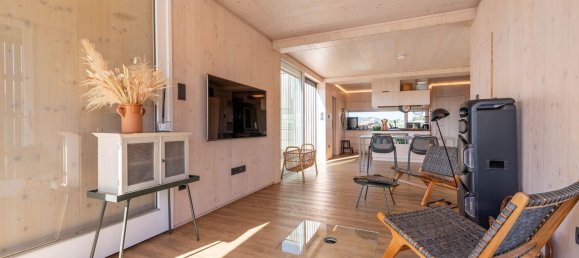 9 rooms House in Gualdo Cattaneo, Italy No. 68579 13