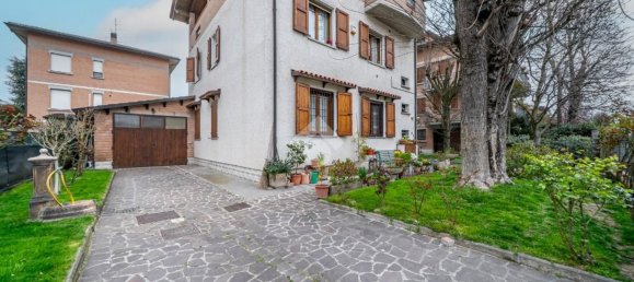 Casa de 7 divisões em Reggio Emilia, Italy N.º 54643 2