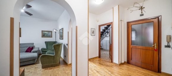 Casa de 7 divisões em Reggio Emilia, Italy N.º 54643 46