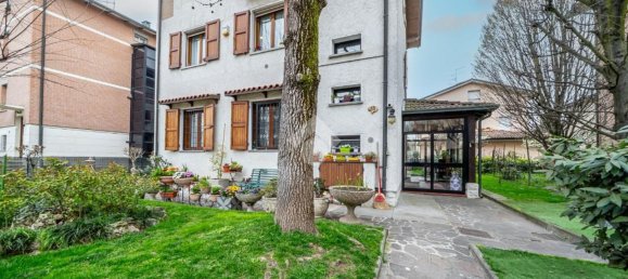 Casa de 7 divisões em Reggio Emilia, Italy N.º 54643 109