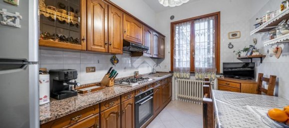 Casa de 7 divisões em Reggio Emilia, Italy N.º 54643 36