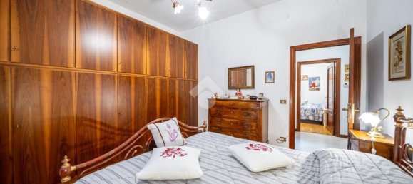 Casa de 7 divisões em Reggio Emilia, Italy N.º 54643 86