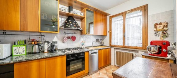 Casa de 7 divisões em Reggio Emilia, Italy N.º 54643 32