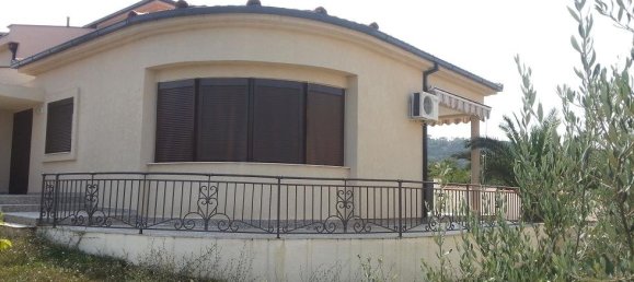 4 bedrooms Villa in Bar, Montenegro No. 402 2