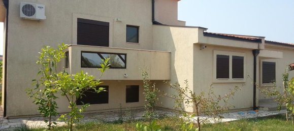 4 bedrooms Villa in Bar, Montenegro No. 402 3