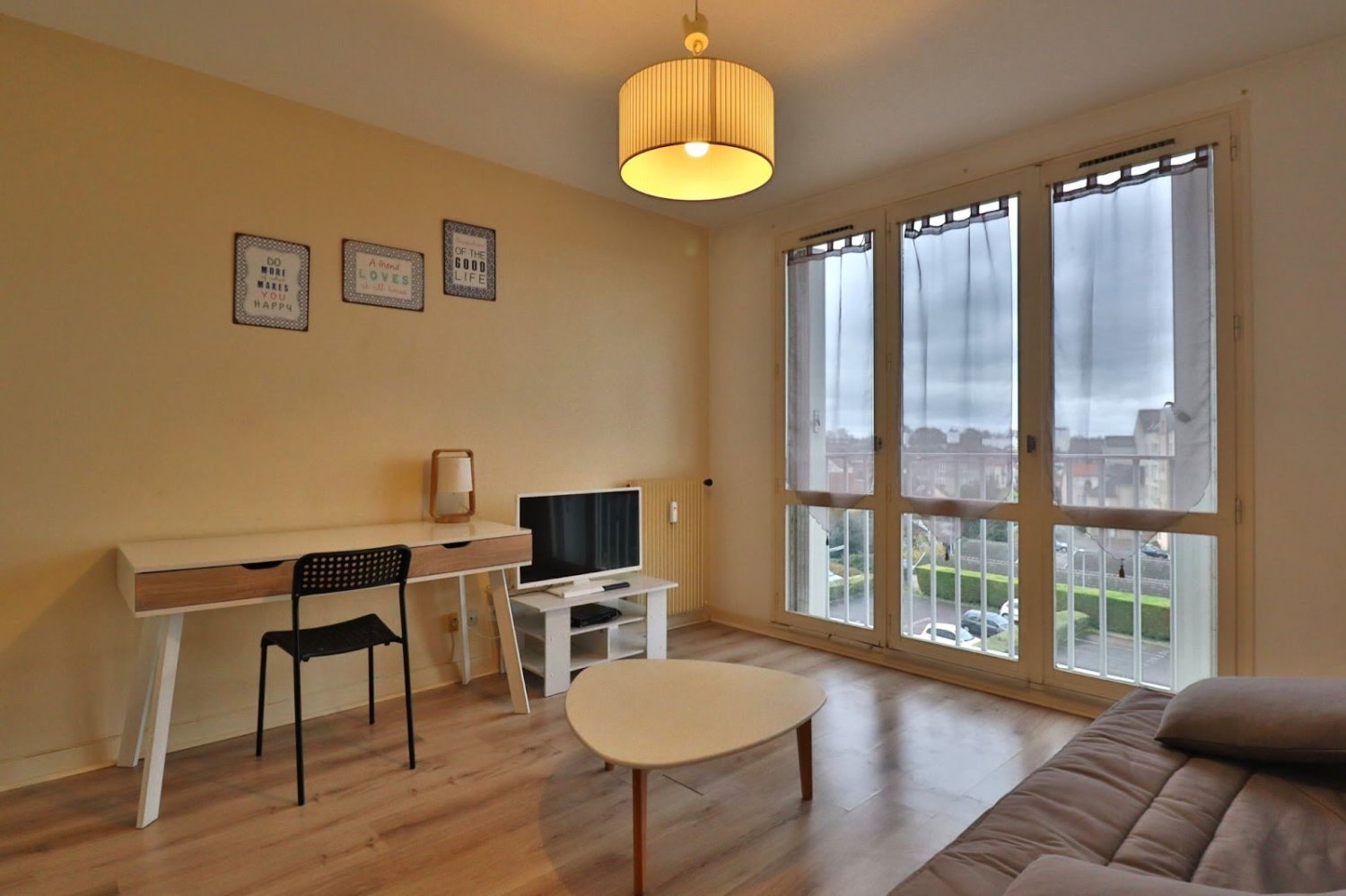 Studio in Troyes, France No. 156617