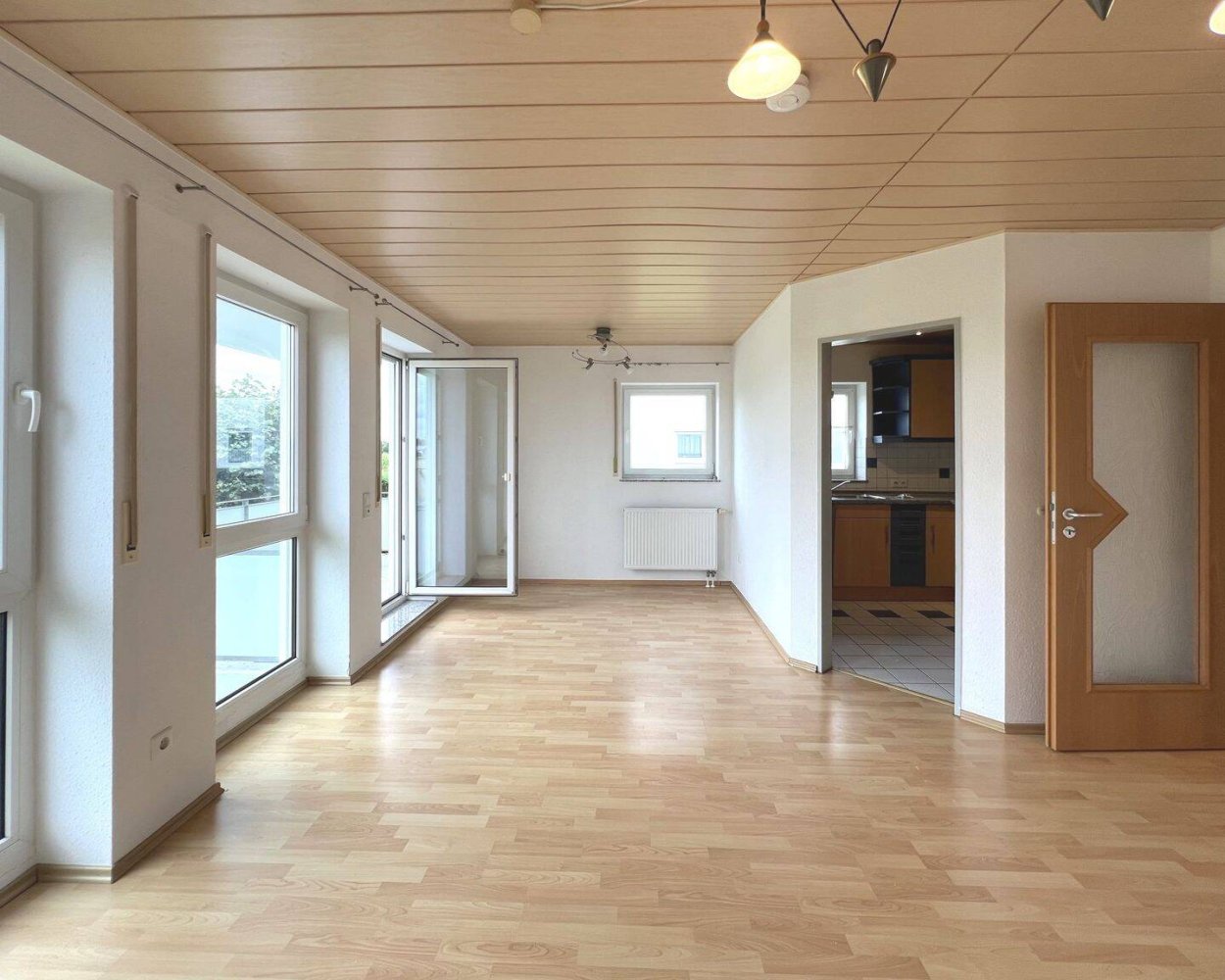 Квартира с 2 спальнями в Neu-Ulm, Германия № 130185