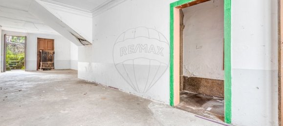 10 bedrooms Building in Porto, Portugal No. 142696 2