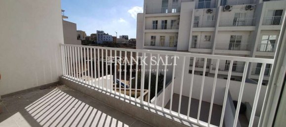 2 bedrooms Apartment in Zurrieq, Malta No. 7373 3