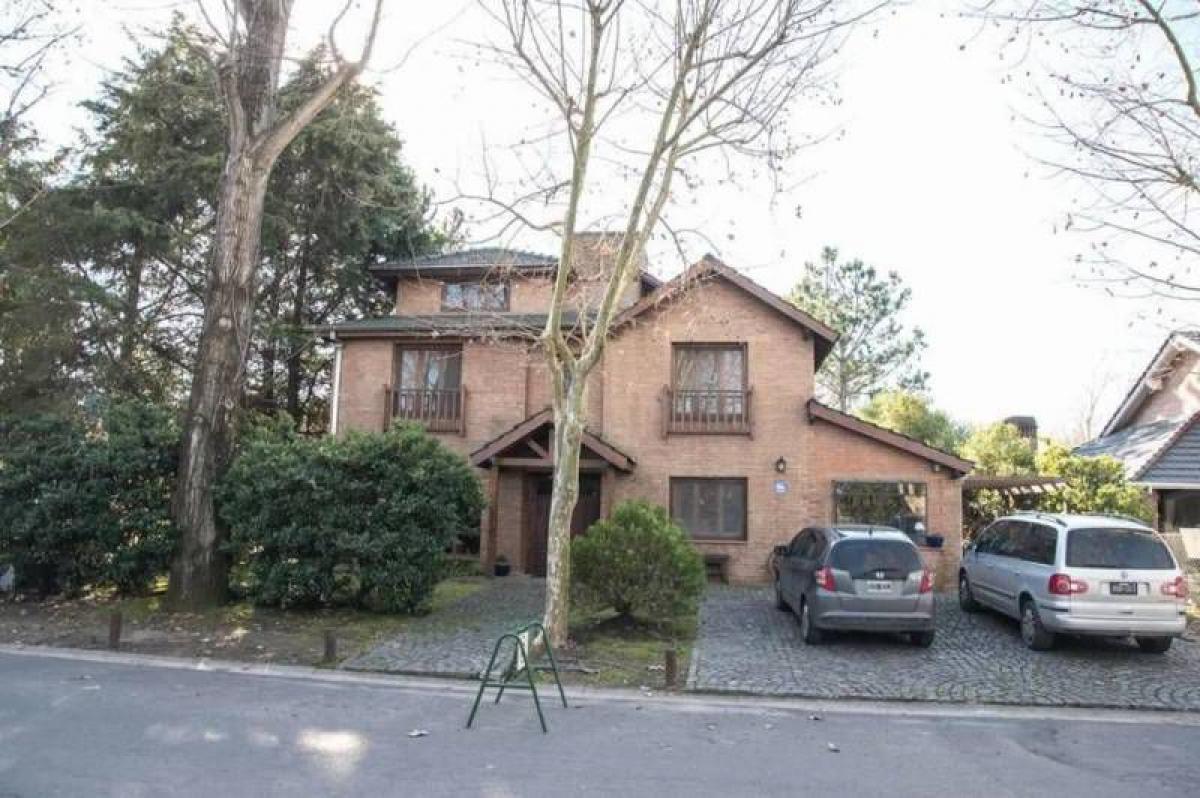 3 bedrooms House in Tigre, Argentina No. 96715