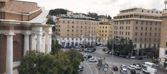 1 room Commercial property in Rome, Italy No. 97524 6